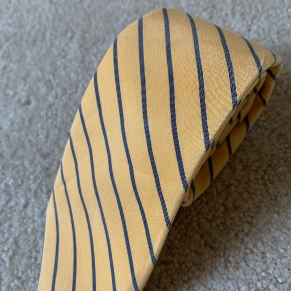 Striped Vineyard Vines Ties - Picture 2 of 6